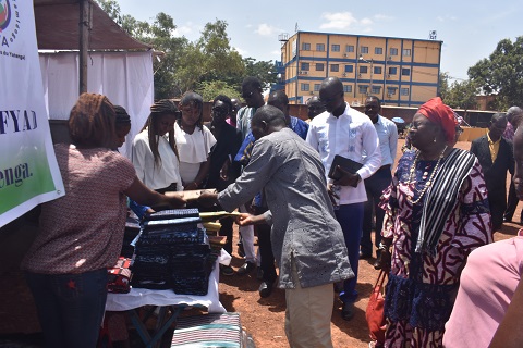 La visite des stands d'exposition