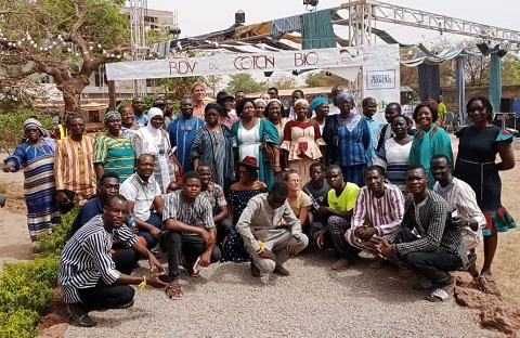 10.	Une photo de famille des membres de la CTCB